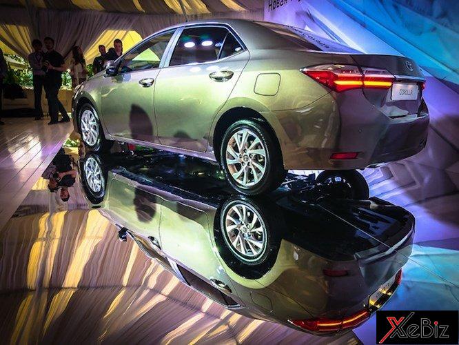mau-xe-toyota-corolla-altis-2018-sap-ve-viet-nam-co-gi-moi