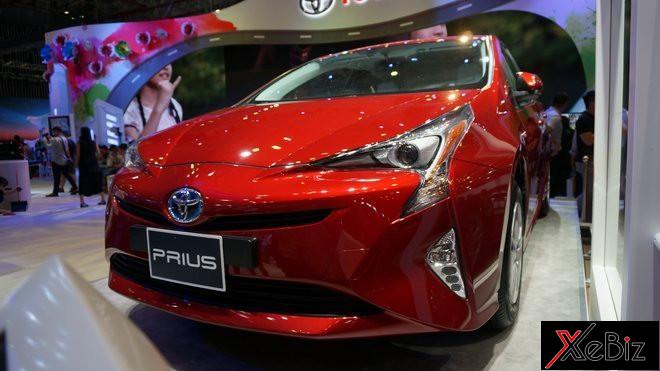Toyota Prius 2017- chiếc xe xanh với công nghệ của tương lai tại Việt Nam 2.