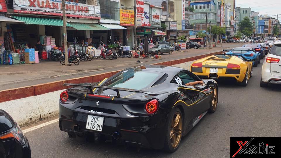 Dàn siêu xe Car & Passion rồng rắn trên đường phố Gia Lai