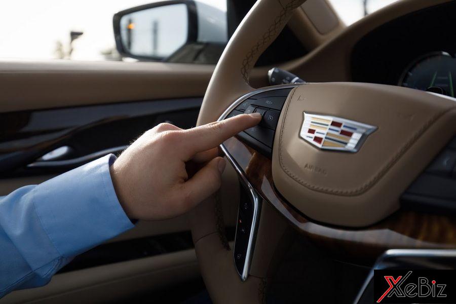 Hoạt động của công nghệ lái bán tự động trên Cadillac CT6 2018 
