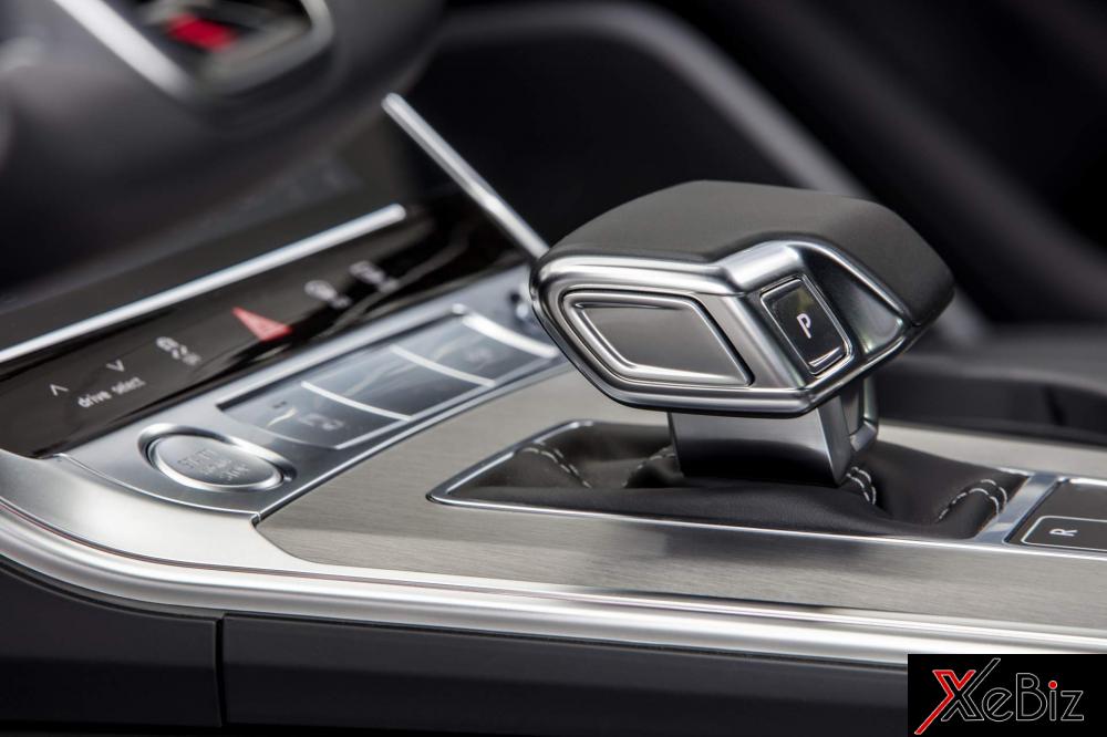 Audi A6 Avant 2019 còn có 2 tùy chọn hộp số tự động