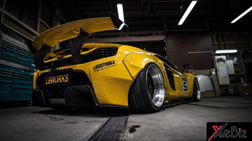 Sau khi thực hiện bản độ Liberty Walk, chiếc McLaren 650S Spider có độ hầm hố không thua kém gì siêu xe triệu USD dành cho đường đua McLaren P1 GTR