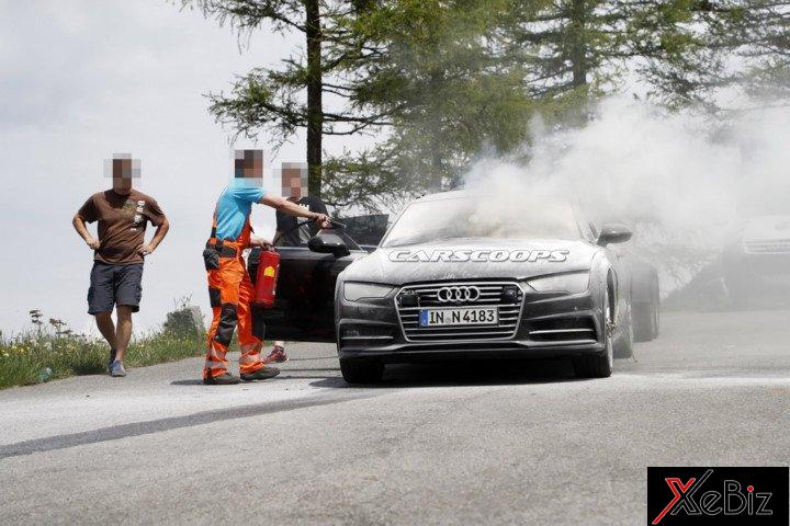 Phiên bản chạy thử của Audi A7 2019 đột ngột bốc cháy3