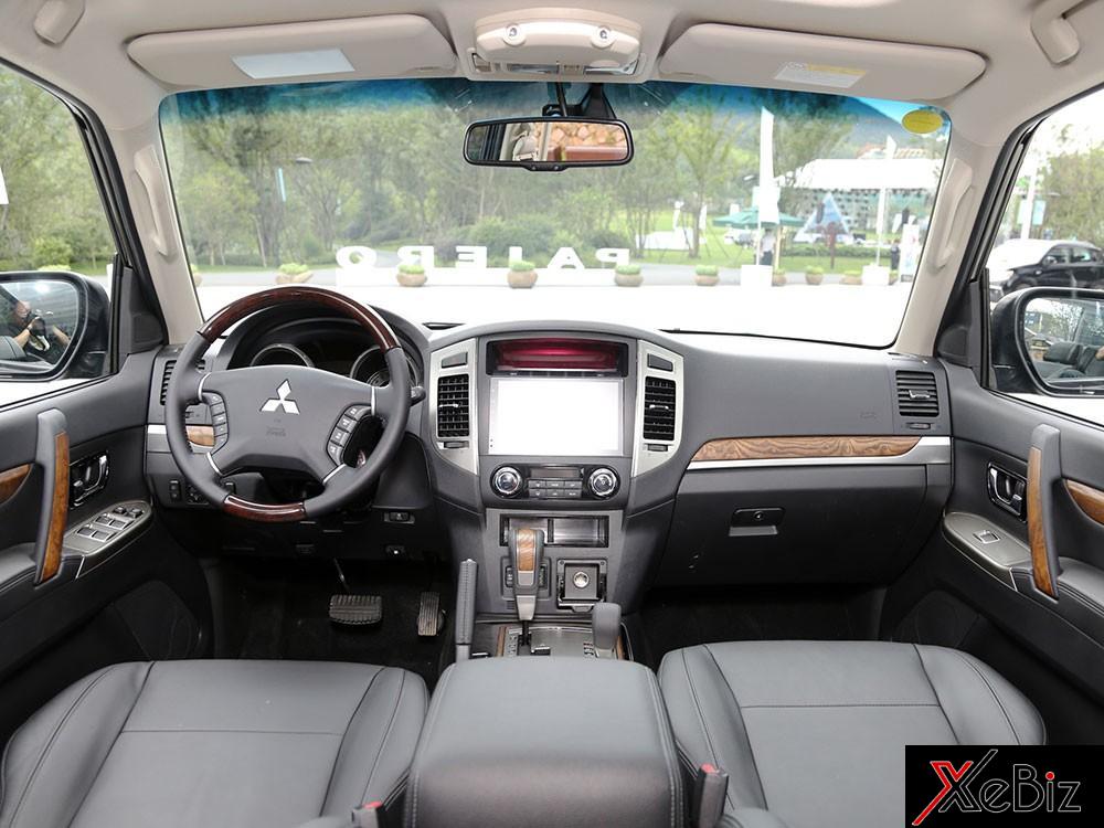 Thiết kế tổng thể của nội thất Mitsubishi Pajero 2019vẫn như phiên bản cũ