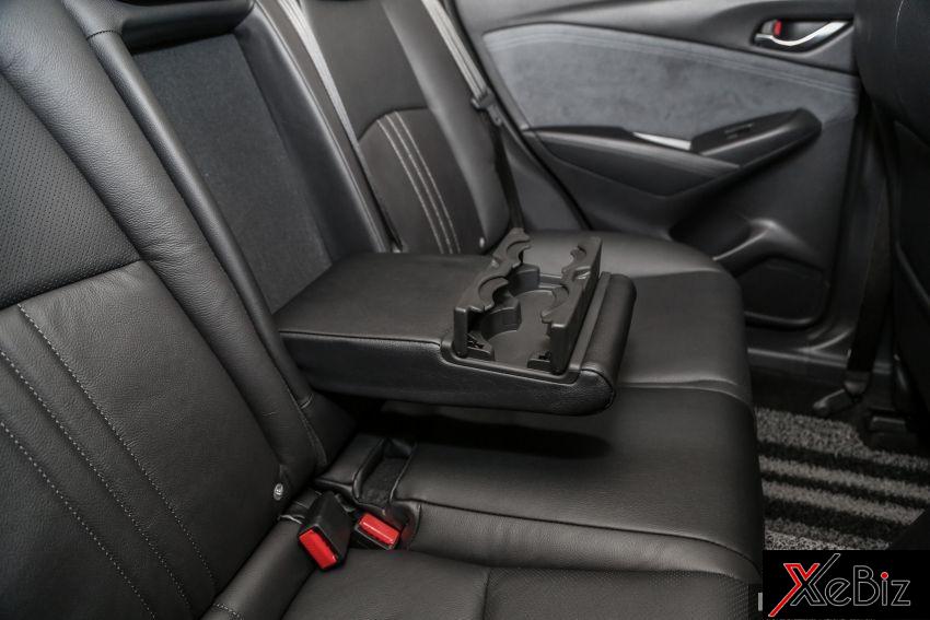 Bệ tì tay hàng ghế sau của Mazda CX-3 2018