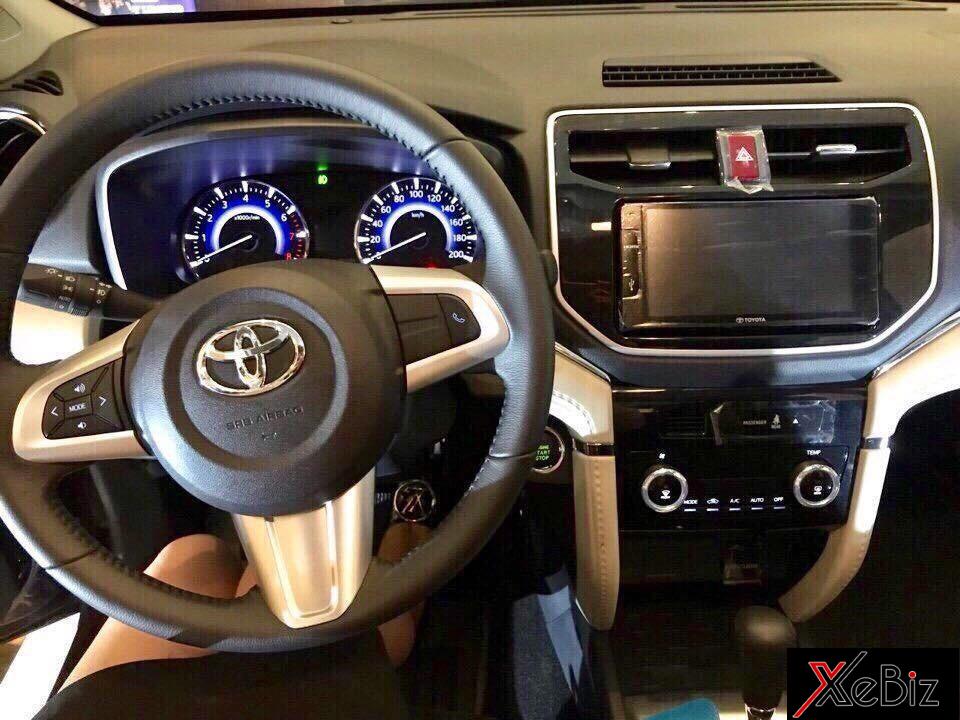 Nội thất bên trong Toyota Rush 2018 tại Việt Nam