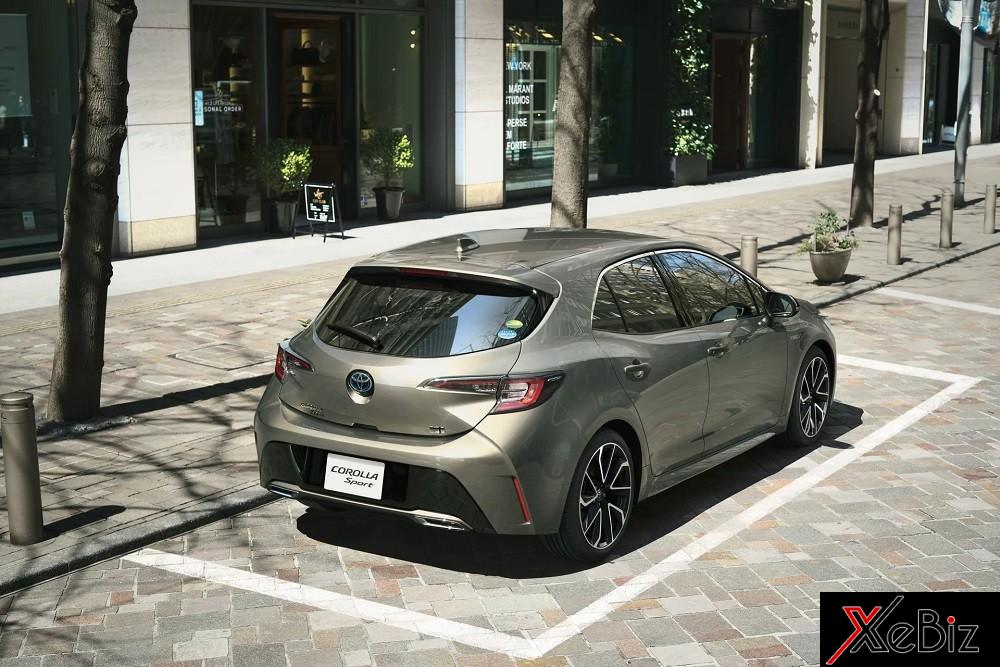 Thiết kế đuôi xe của Toyota Corolla Sport 2018