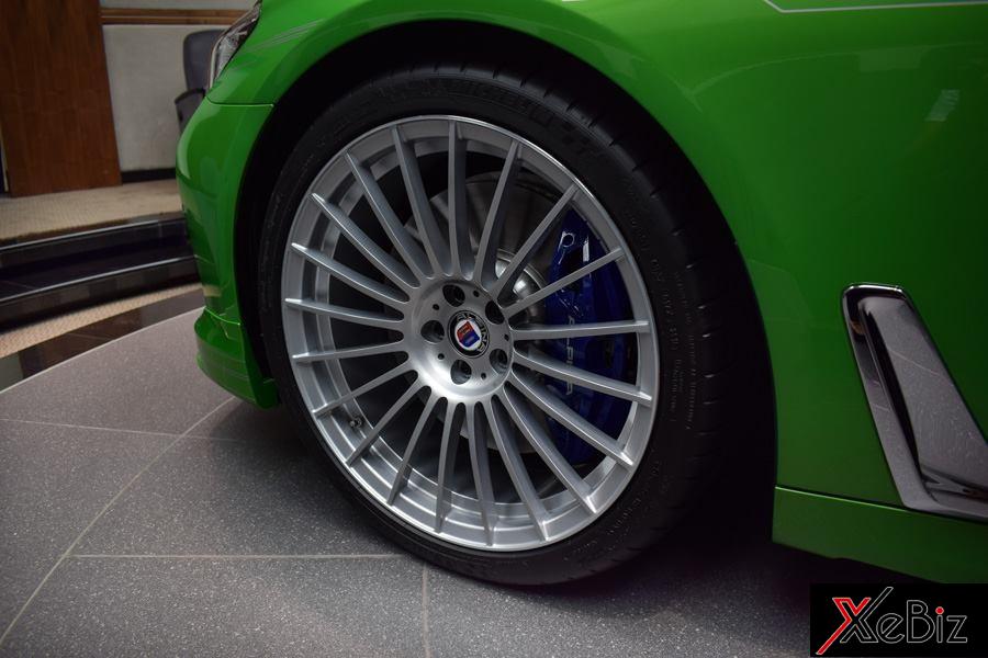 Lóa mắt với BMW Alpina B7 màu xanh cực độc tại Abu Dhabi 07