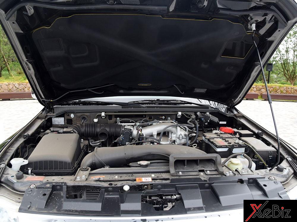 Động cơ xăng V6, dung tích 3.0 lít của Mitsubishi Pajero 2019