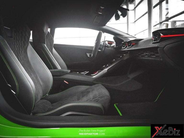 Chuyên gia nội thất Neidfaktor thực hiện gói nâng cấp bên trong khoang lái siêu xe Lamborghini Huracan LP610-4 màu xanh lá cây này