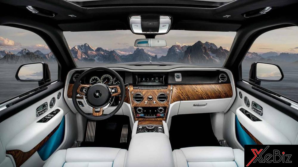 Với giá 325.000 USD, Rolls-Royce Cullinan 2019 là một trong những mẫu SUV đắt nhất thế giới