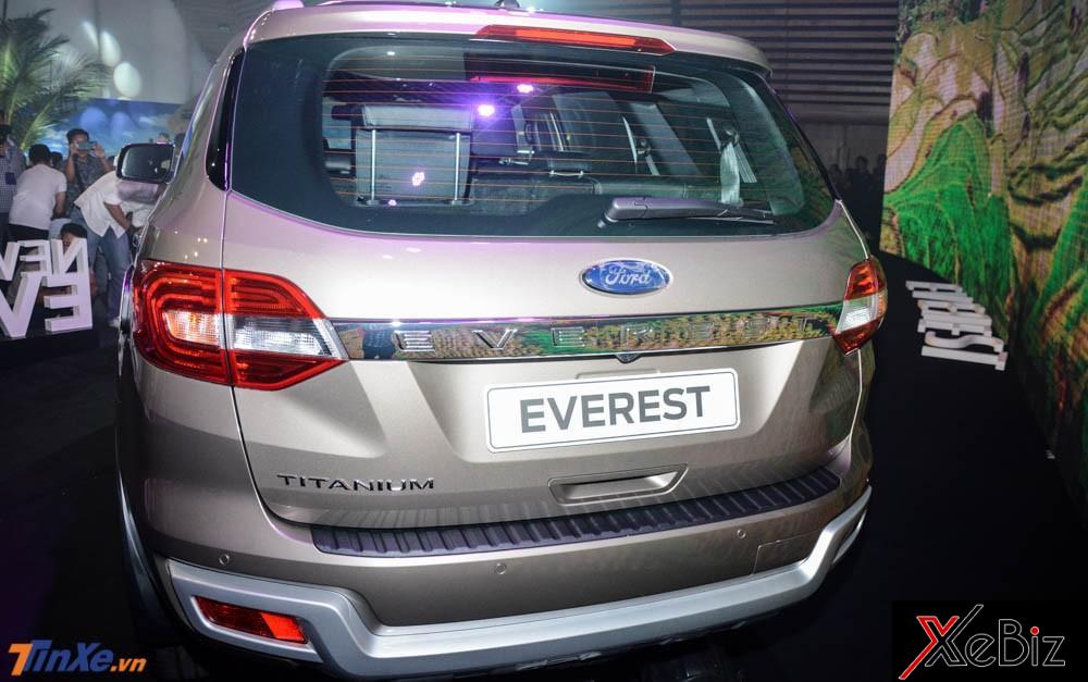 Ford Everest Titanium 2.0L AT bản dẫn động 4 bánh có giá 1,399 tỷ đồng