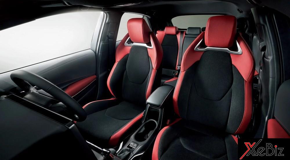 Ghế thể thao ôm sát thân người của Toyota Corolla Sport 2018