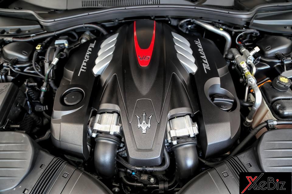 Maserati Quattroporte GTS Gransport Nerissimo Edition vẫn được trang bị khối động cơ V8, dung tích 3,8 lít, sản sinh công suất tối đa 530 mã lực tại dải vòng tua máy từ 6.500–6.800 vòng/phút và mô-men xoắn cực đại 650 Nm tại dải vòng tua máy từ 2.000–4.000 vòng/phút.
