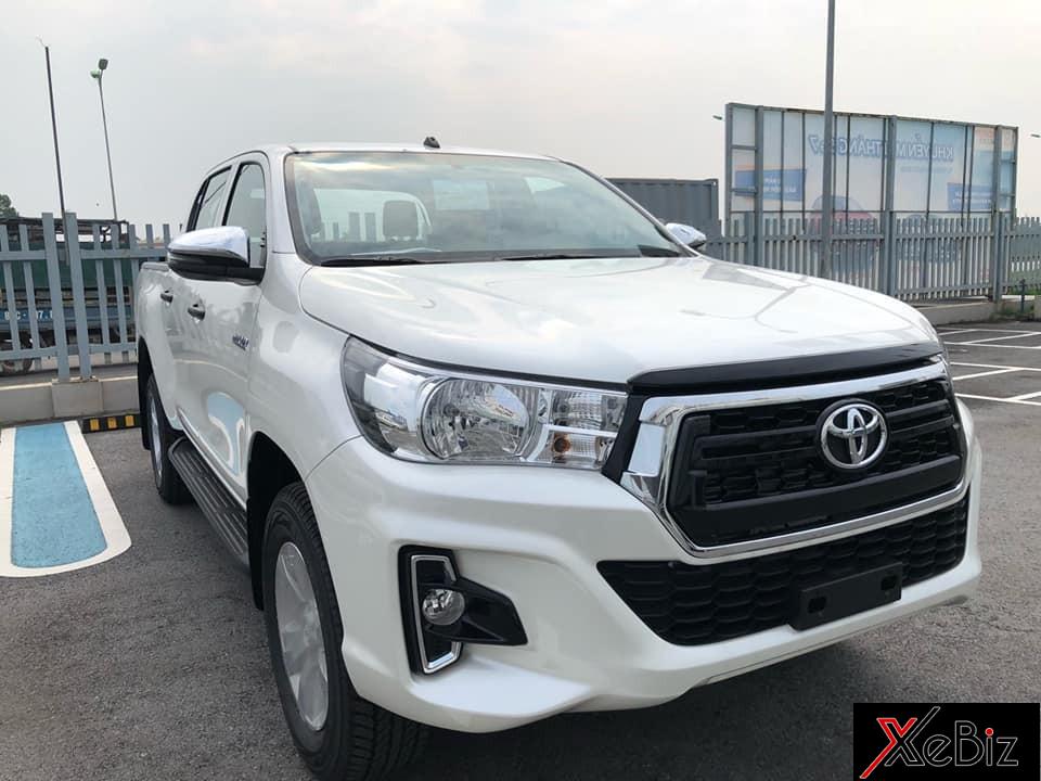 Toyota Hilux 2018 xuất hiện tại đại lý ở Hà Nội