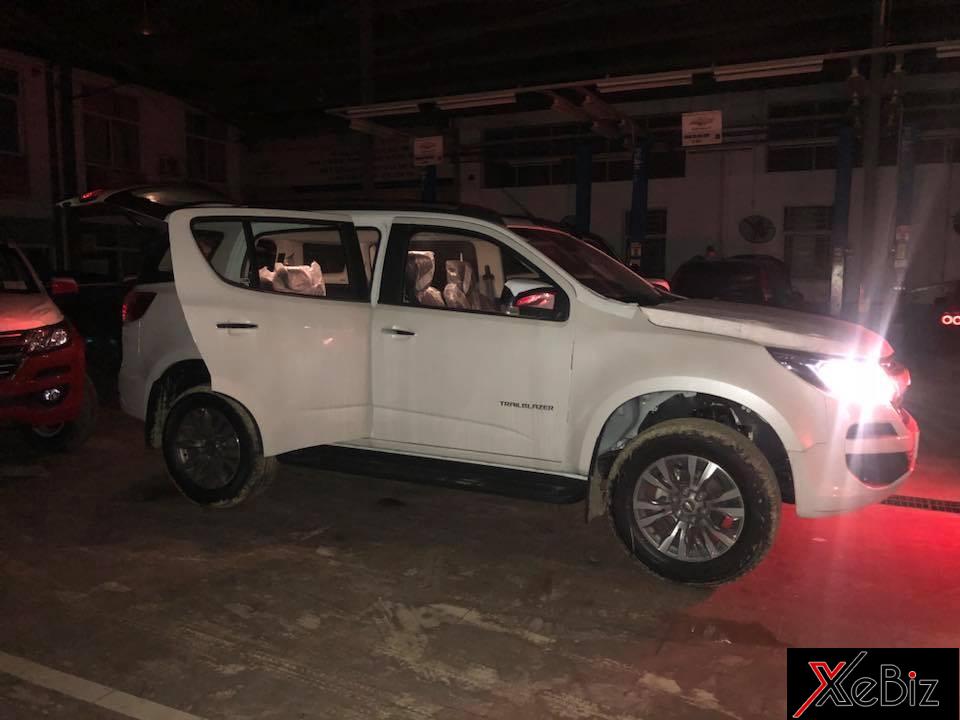 Chevrolet Trailblazer 2018 cập bến đại lý ở Hà Nội