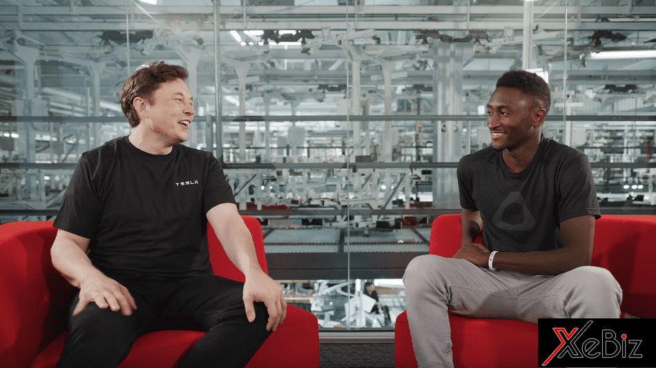 CEO Tesla, Elon Musk trong bài phỏng vấn với YouTuber Marques Brownlee