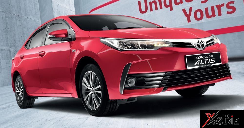 Toyota Corolla Altis cũng có camera toàn cảnh.