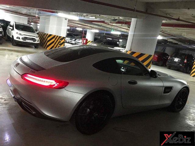 tinh-cu-cua-cuong-do-la-mercedes-amg-gt-s-lai-thay-ao-moi