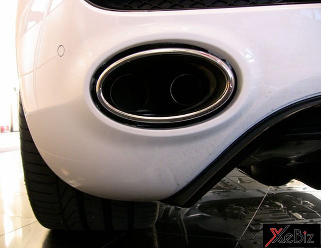 bien-hinh-cua-ong-xa-tren-xe-sang