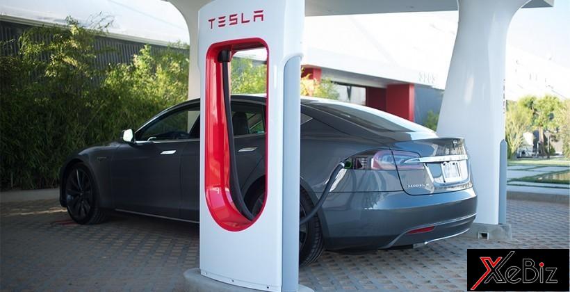 bo-truong-moi-truong-duc-khuoc-tu-su-dung-tesla-model-s-vi-lo-so