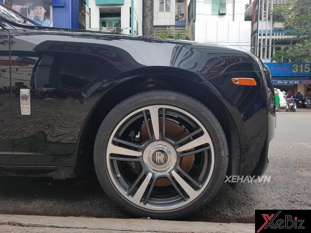 Rolls-Royce Ghost Series II khoe dáng giữa Sài Gòn4 rolls-royce-ghost-series-ii-khoe-dang-giua-sai-gon