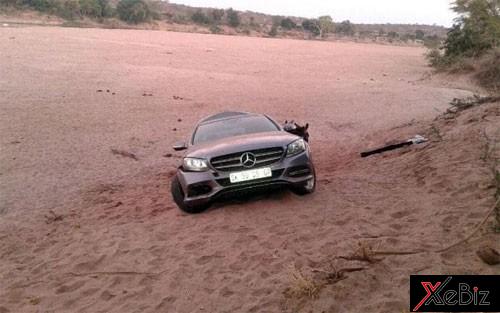 van-chuyen-lau-mercedes-bang-lua