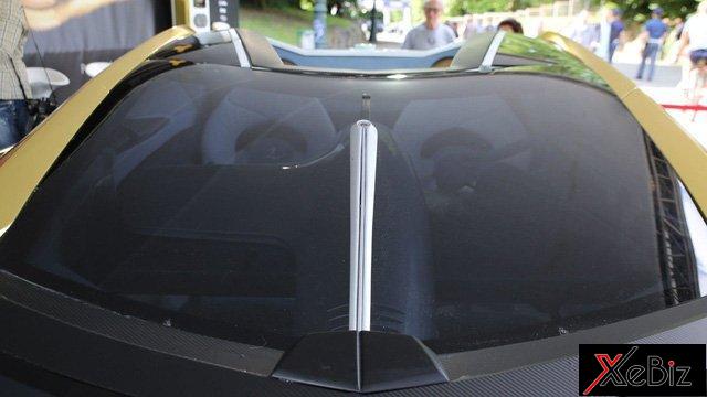 ngam-sieu-xe-charlotte-roadster-gia-15-trieu-euro-so-huu-be-ca-ben-trong