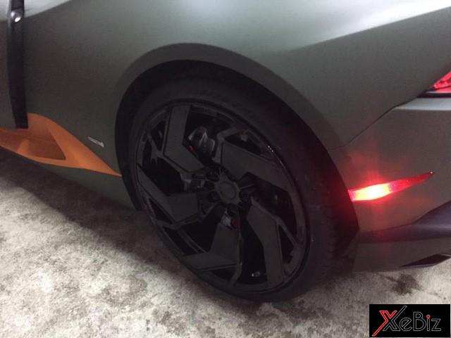Tại Sài Gòn: Lamborghini Huracan ấn tượng với mâm vành lạ 4 tai-sai-gon-lamborghini-huracan-an-tuong-voi-mam-vanh-la