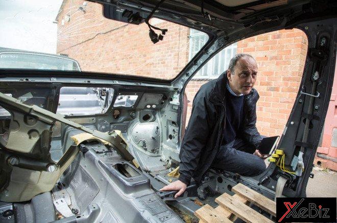 tham-nghia-dia-xe-rolls-royce-va-bentley-lon-nhat-the-gioi