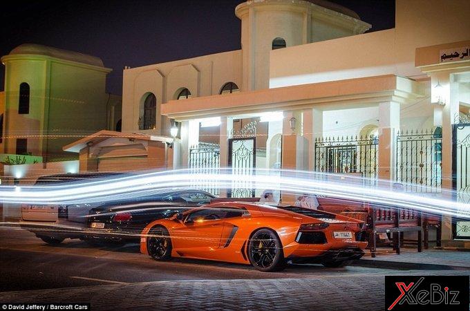 cac-dai-gia-qatar-lai-sieu-xe-giai-nhiet-tren-pho-vi-troi-nong