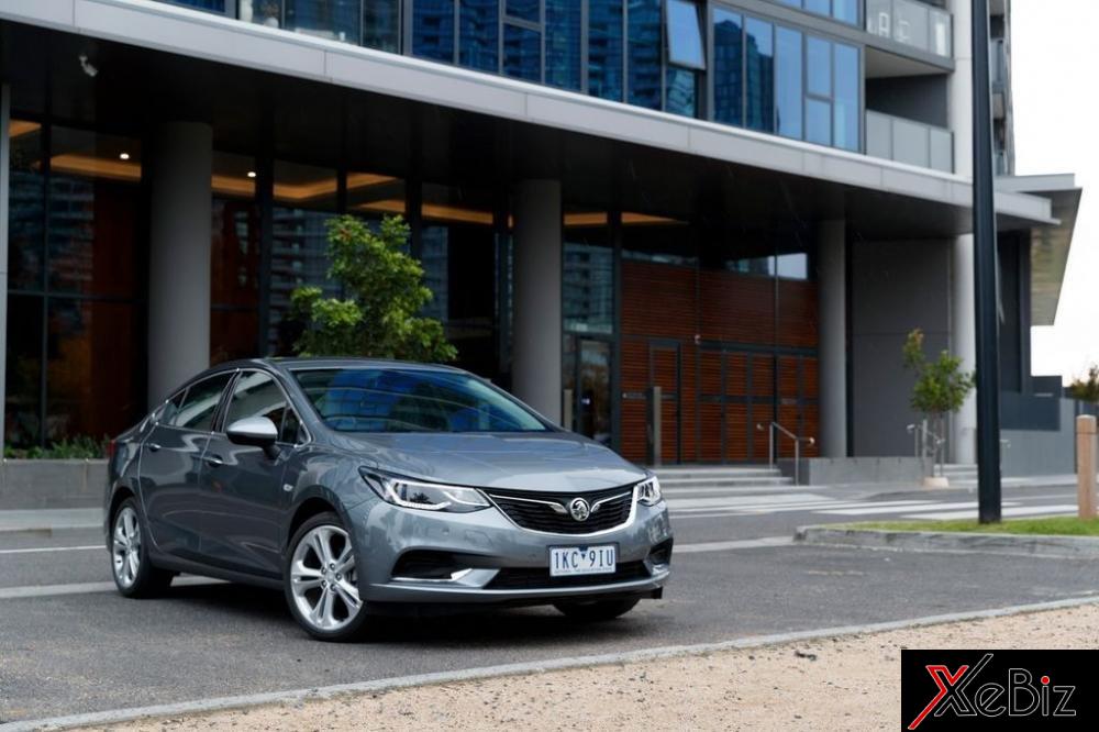 lo-gia-ban-hap-dan-cua-holden-astra-2017-ban-sedan