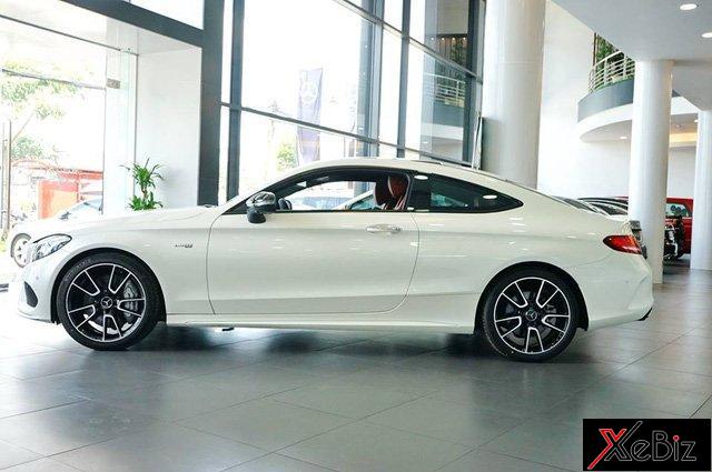 mau-mercedes-amg-c43-4matic-coupe-dau-tien-tai-viet-nam-co-gia-42-ty-dong