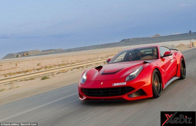 cac-dai-gia-qatar-lai-sieu-xe-giai-nhiet-tren-pho-vi-troi-nong