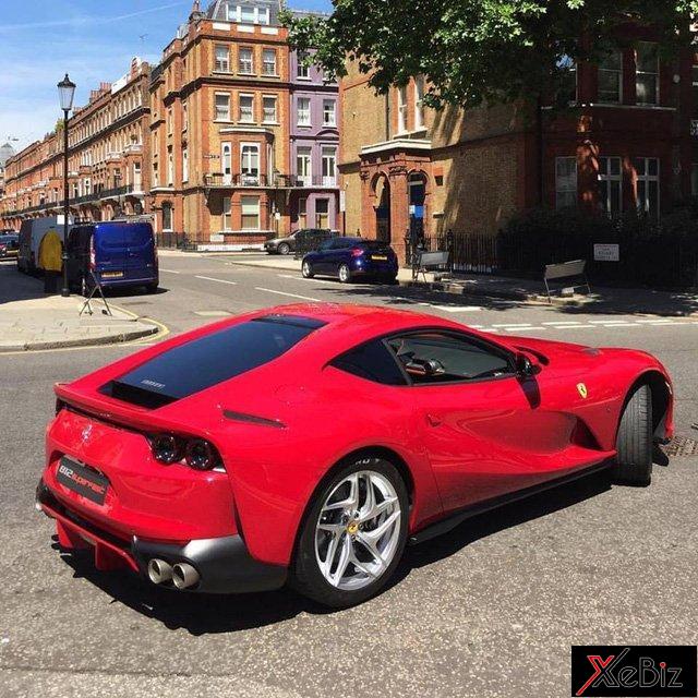 Lộ diện chiếc siêu xe Ferrari 812 Superfast đầu tiên đến tay khách hàng 6 lo-dien-chiec-sieu-xe-ferrari-812-superfast-dau-tien-den-tay-khach-hang