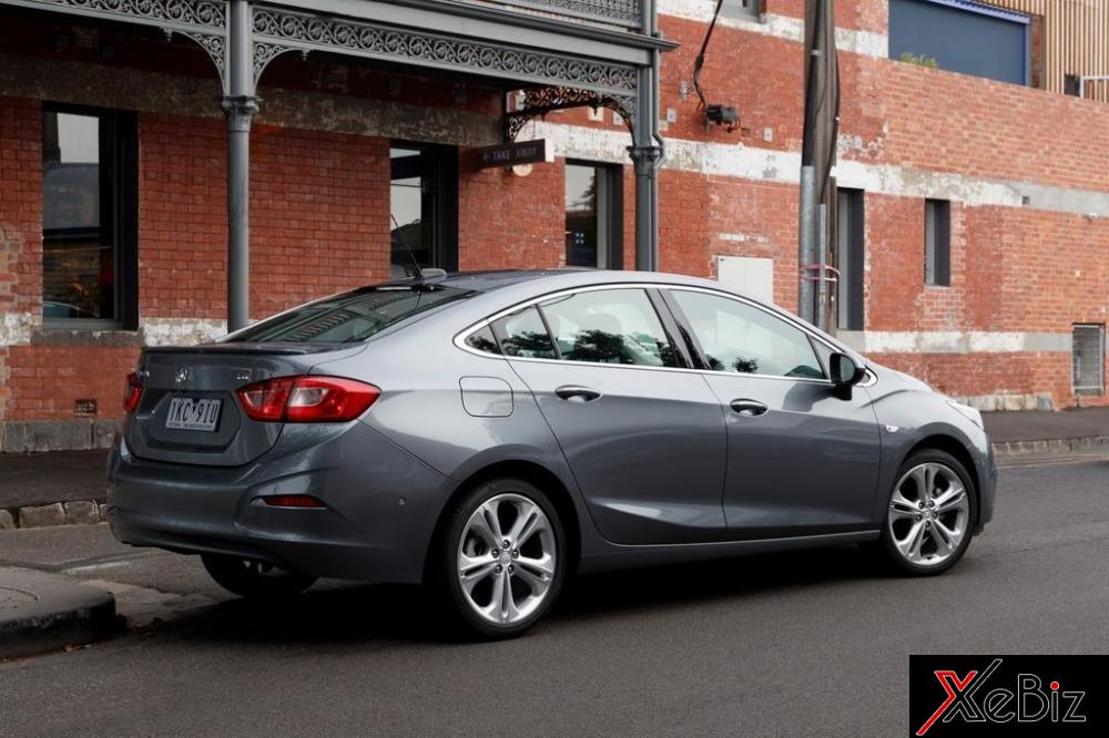 lo-gia-ban-hap-dan-cua-holden-astra-2017-ban-sedan