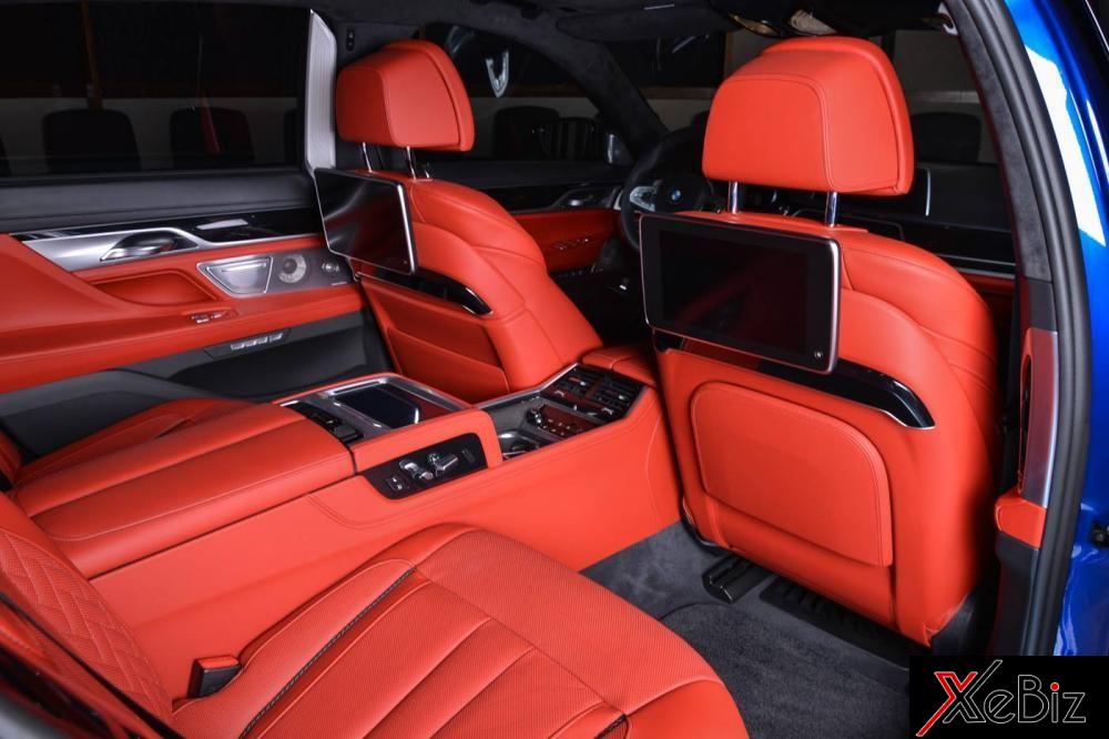 Một số hình ảnh xe BMW M760Li xDrive màu San Marino Blue: 7 bmw-m760li-mau-doc-san-marino-blue-xuat-hien-voi-ve-dep-gan-nhu-hoan-hao