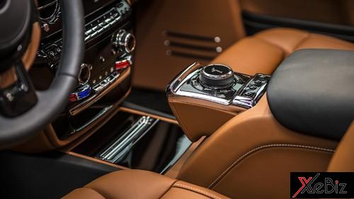 Khoang lái của Rolls-Royce Phantom 2018 được gọi là The Gallery 4 rolls-royce-phantom-the-he-thu-8-lo-dien-sau-13-nam