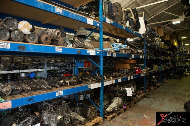 tham-nghia-dia-xe-rolls-royce-va-bentley-lon-nhat-the-gioi