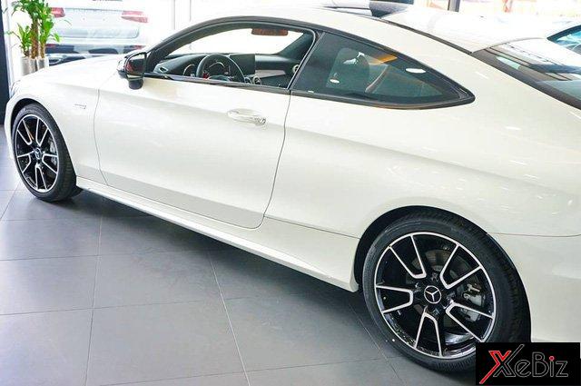 mau-mercedes-amg-c43-4matic-coupe-dau-tien-tai-viet-nam-co-gia-42-ty-dong