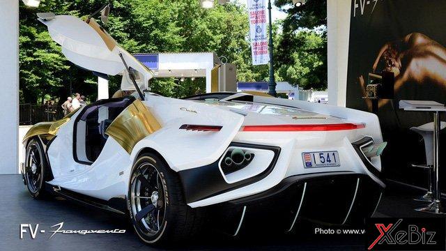 ngam-sieu-xe-charlotte-roadster-gia-15-trieu-euro-so-huu-be-ca-ben-trong