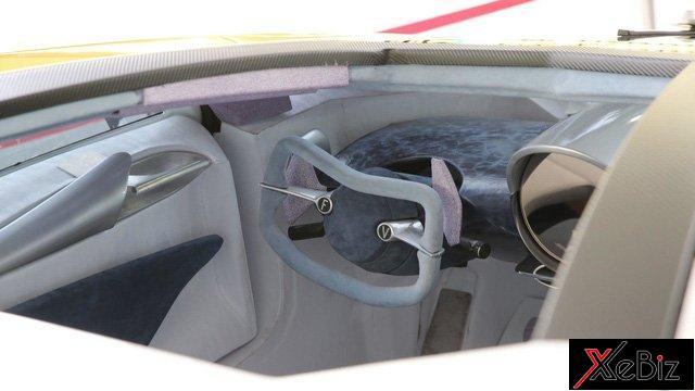 ngam-sieu-xe-charlotte-roadster-gia-15-trieu-euro-so-huu-be-ca-ben-trong