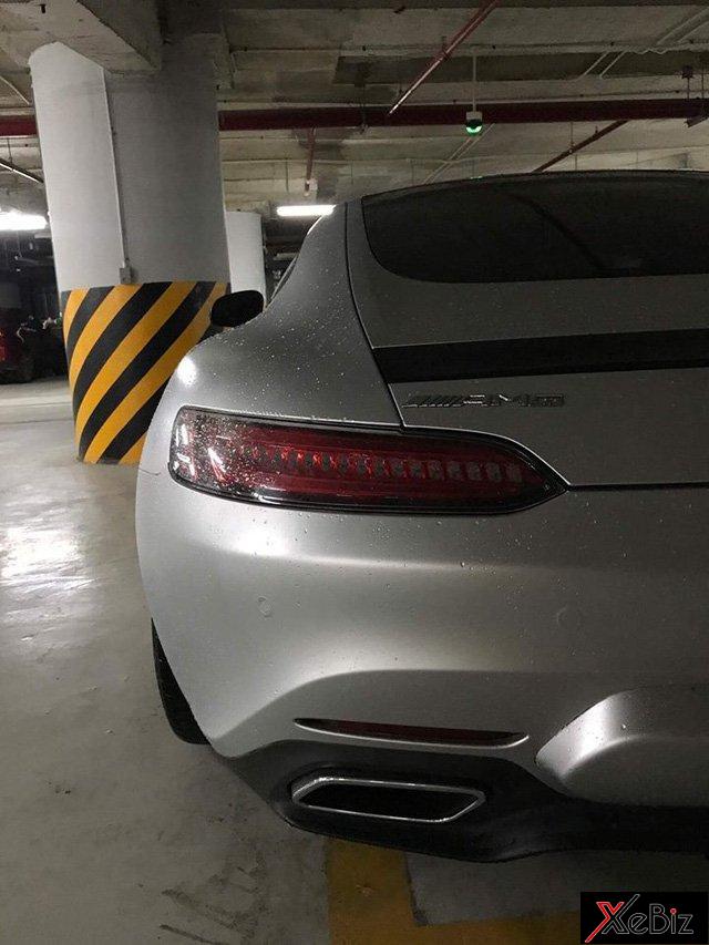 tinh-cu-cua-cuong-do-la-mercedes-amg-gt-s-lai-thay-ao-moi