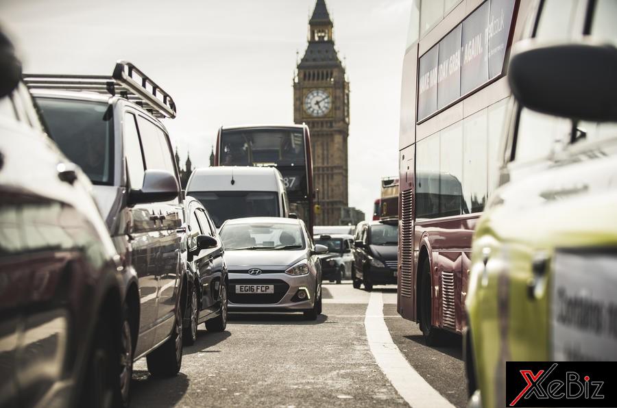 anh-ngung-ban-xe-hoi-chay-xang-diesel-tu-nam-2040