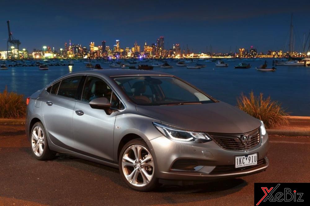 lo-gia-ban-hap-dan-cua-holden-astra-2017-ban-sedan