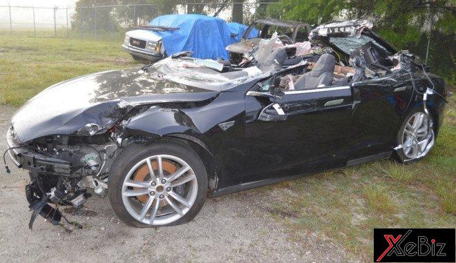 Tài xế tử vong trên Tesla do hệ thống lái tự động kích hoạt tai-xe-tu-vong-tren-tesla-do-he-thong-lai-tu-dong-kich-hoat