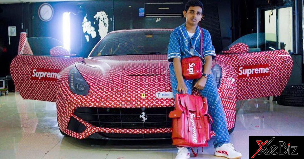 thieu-gia-15-tuoi-khoac-bo-canh-louis-vuitton-x-supreme-cho-sieu-xe-ferrari