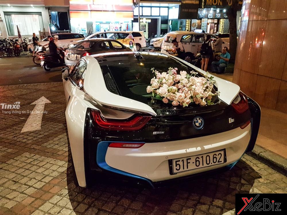 Ngoài ra, mẫu xe thể thao này còn có một động cơ điện cho công suất tối đa 131 mã lực va mô-men xoắn cực đại 250 Nm.