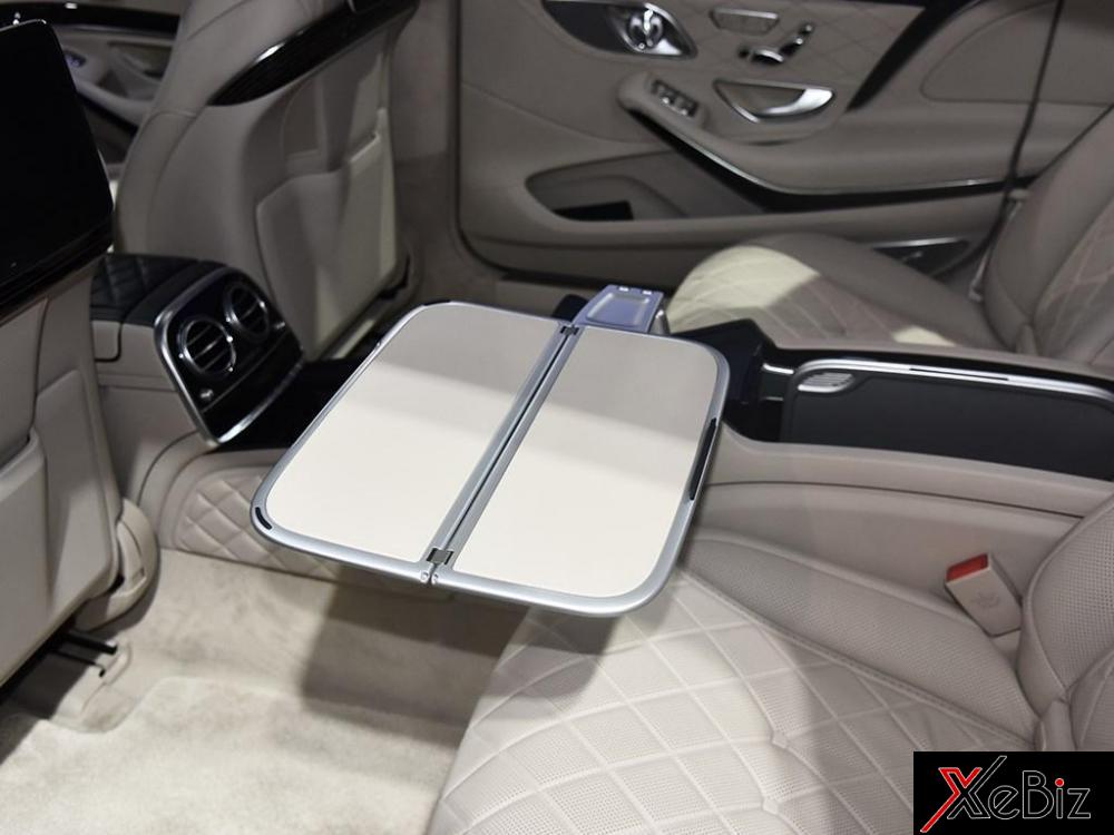 Bàn gấp của Mercedes-Maybach S680 2018 Bàn gấp của Mercedes-Maybach S680 2018
