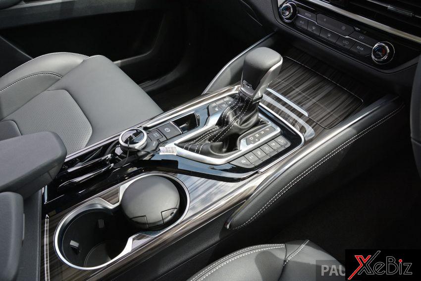 Động cơ đi với hộp số tự động 6 cấp